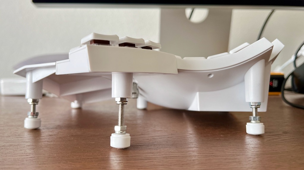 Glove80 tenting mechanism